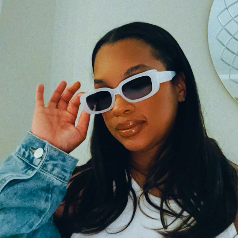 White Retro Rectangular Sunglasses - Picture 3 of 3